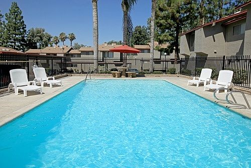 2 sparkling swimming pools