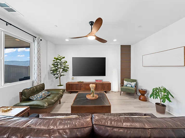 23912 Phoebe Dr — Photo 10