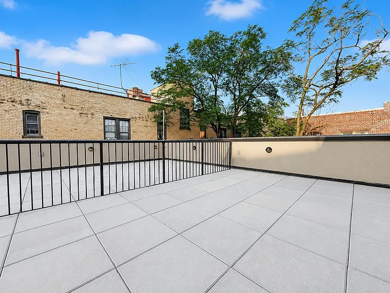 205 Cabrini Blvd #Penthouse 6C — Photo 8
