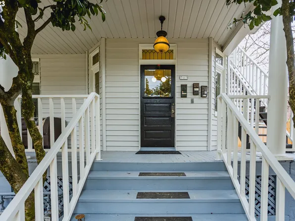 747 SE 30th Ave, Portland, OR 97214
