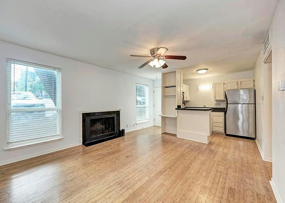 1st image of 1000 W 26th St APT 113