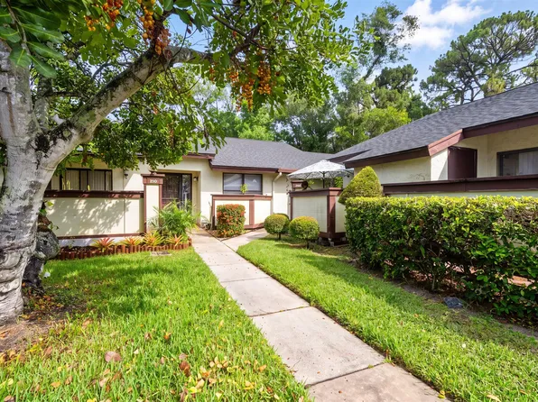 291 Amber Court, Royal Palm Beach, FL 33411