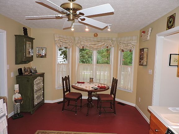 3rd image of 6482 Glenside Ct