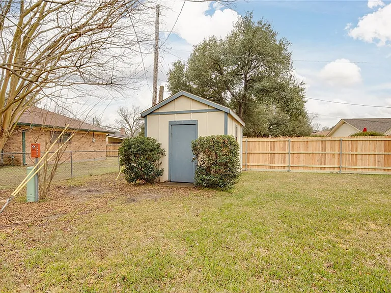 3508 Broad Oak Cir — Photo 24