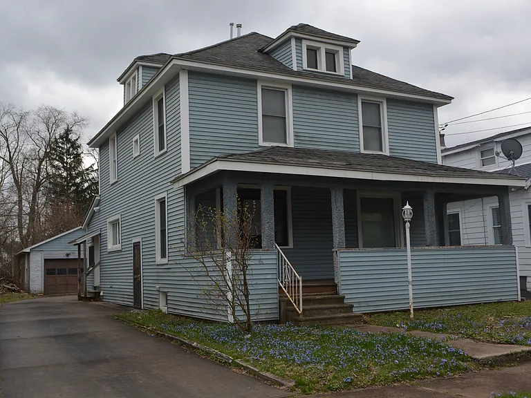 225 Thieme Pl — Photo 4