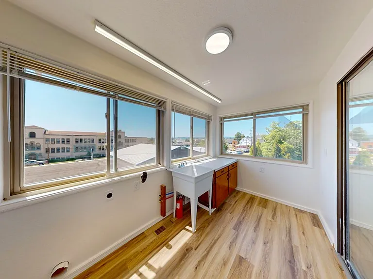 435 -Keystone Apartments — Photo 24