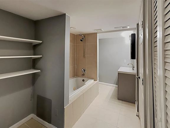 4th image of 7786 Folk Ave