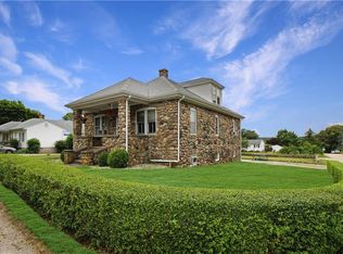 8 Elizabeth St, Westerly, RI 02891