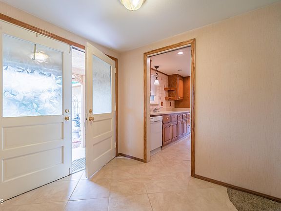 4th image of 1517 N Amber Ct