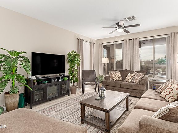 4th image of 30636 N ROYAL OAK Way