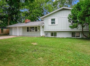 1026 Eldridge Dr, Kalamazoo, MI 49006
