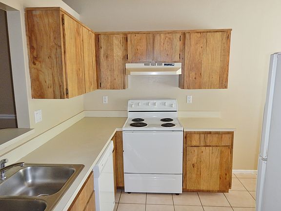 4th image of 3132 Beecher Dr E APT D