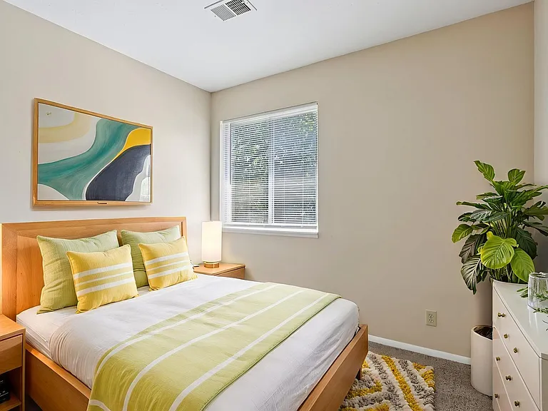 410 - WINDING BROOK APARTMENTS — Photo 31
