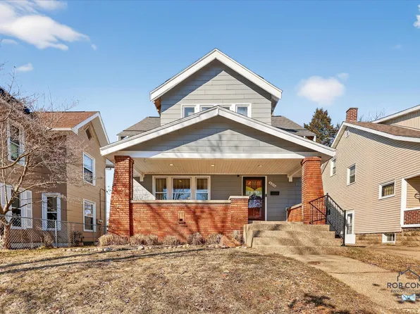 105 Dean St NE, Grand Rapids, MI 49505