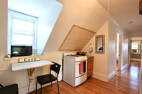 124 Forest St #3L Photo 1