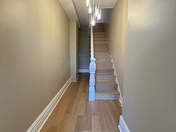 4th image of 620 Arlington Ave Floor 2