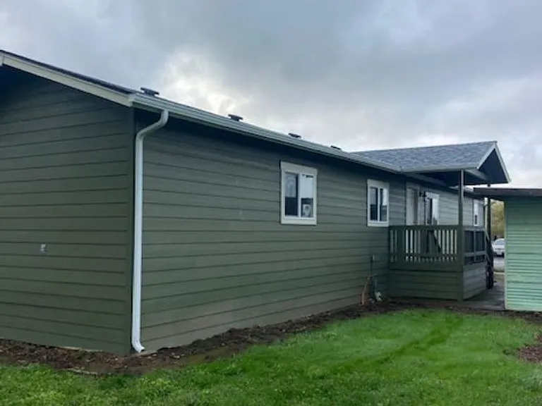 727 Talbot Rd SE — Photo 13
