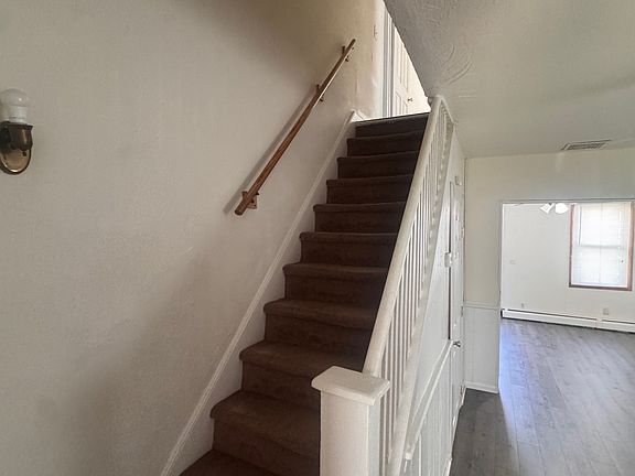 4th image of 154 Lewis St #156