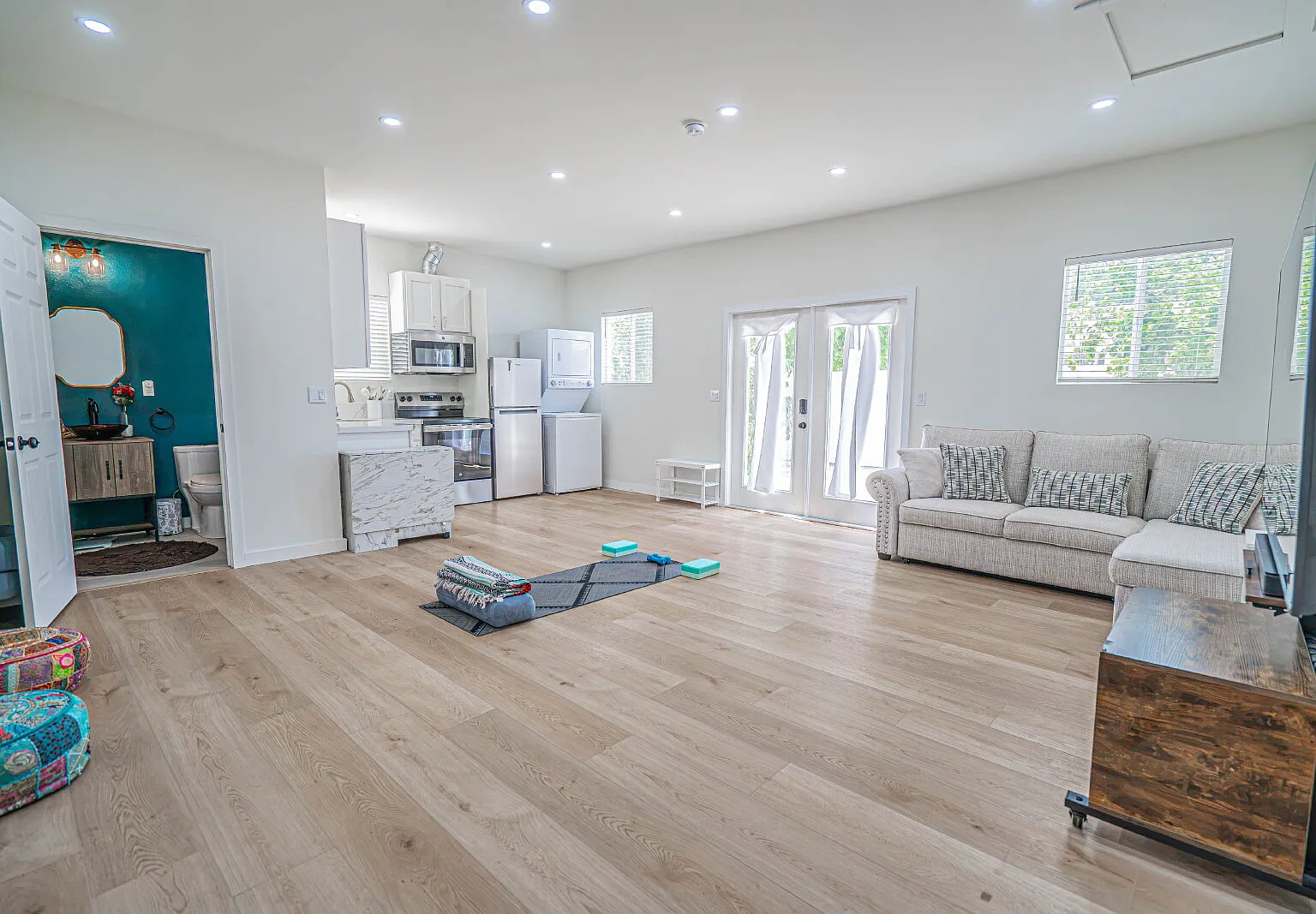 Studio, 1.0 bath, 480 sqft, $2,200 — Photo 3