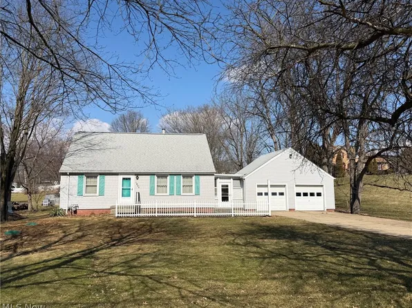 2229 Schneider St NW, North Canton, OH 44720