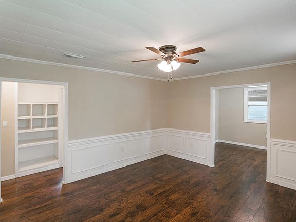 5th image of 8223 Buttercup St