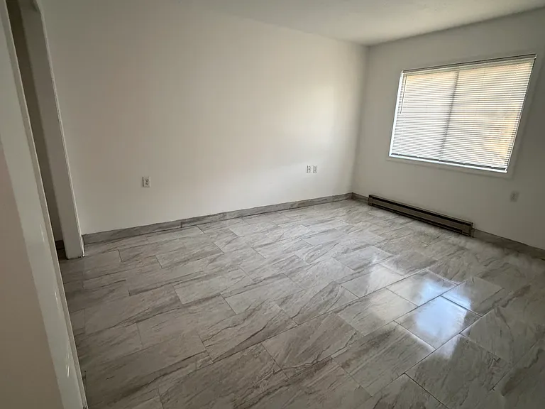 Hawthorne Cir — Photo 4