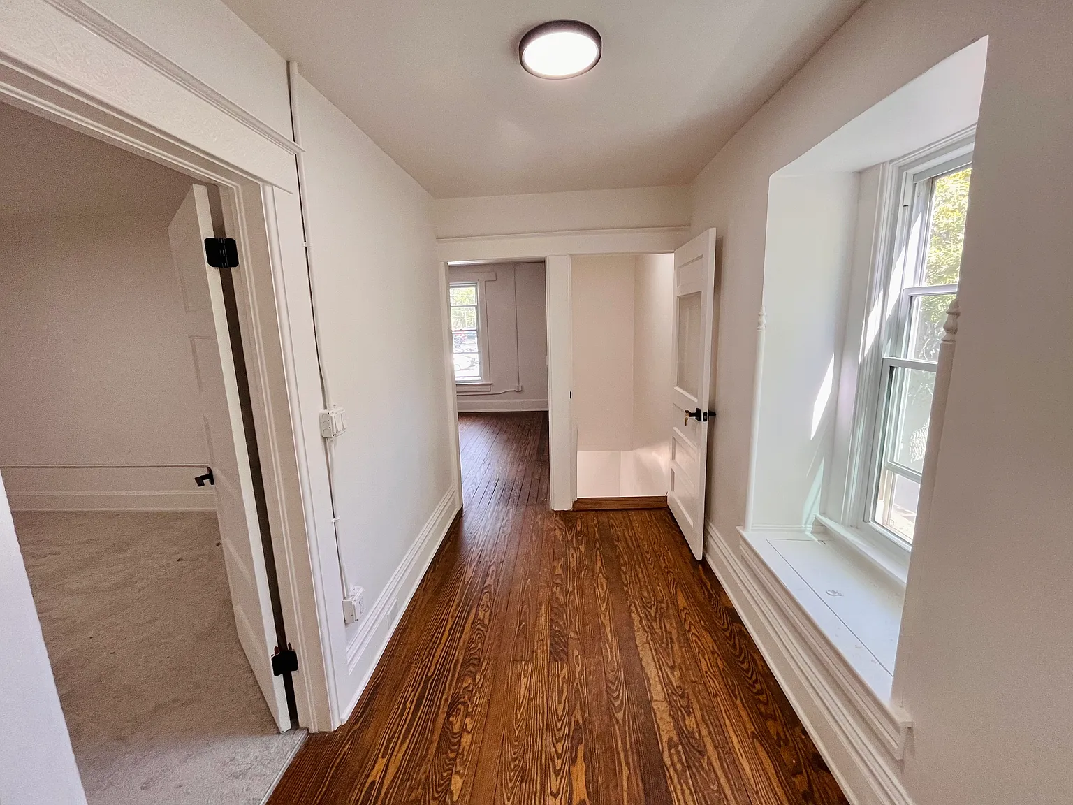 2 bed, 700 sqft, $2,995 — Photo 4