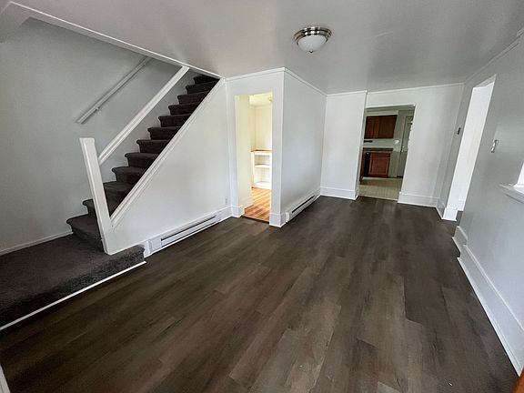 3rd image of 112 Beach St