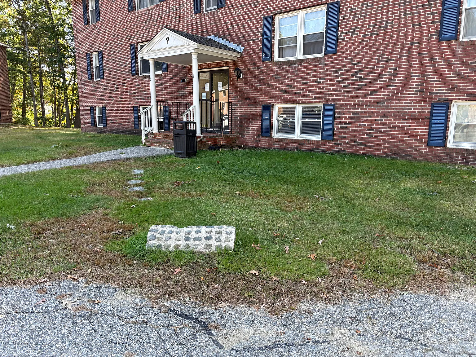 2 bed, 746 sqft, $1,850 — Photo 1