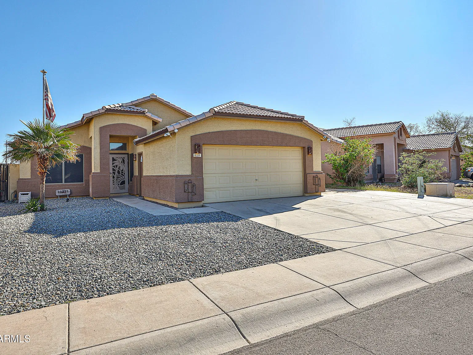3 bed, 1.5 bath, 1076 sqft, $1,900 — Photo 1