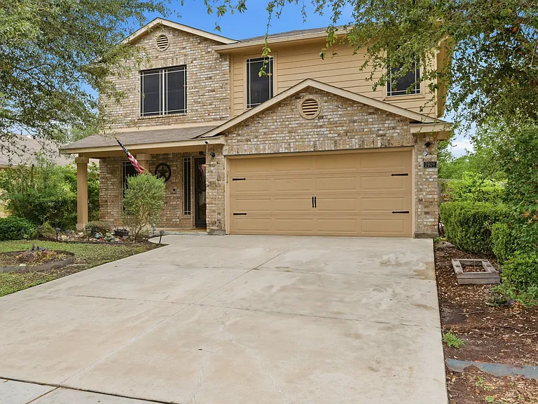 2909 Ashwood Rd — Photo 2