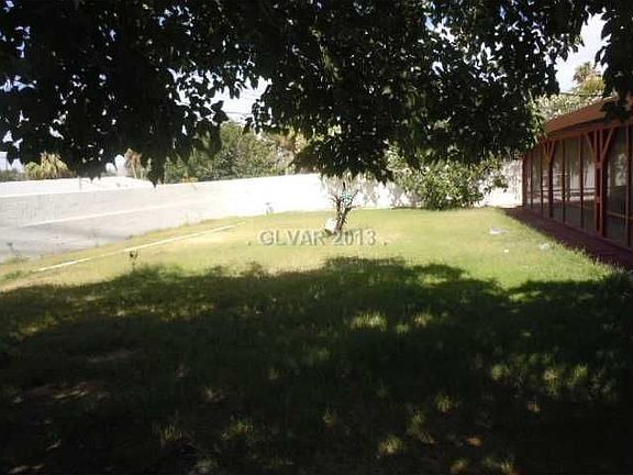 4th image of 1580 E Twain Ave