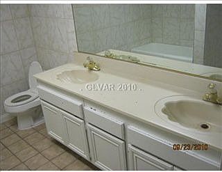2nd image of 1877 Rockledge Dr