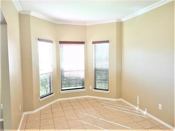 4th image of 129 Berkley Dr