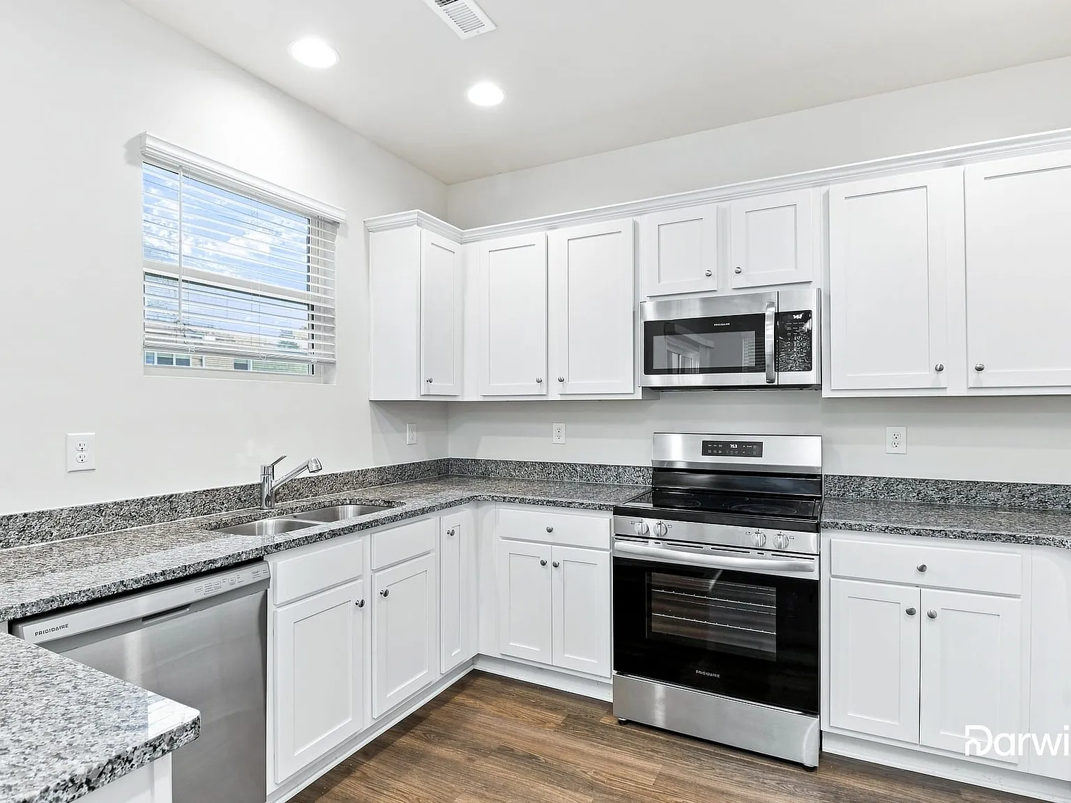 4 bed, 3.0 bath, 3093 sqft, $2,605 — Photo 4