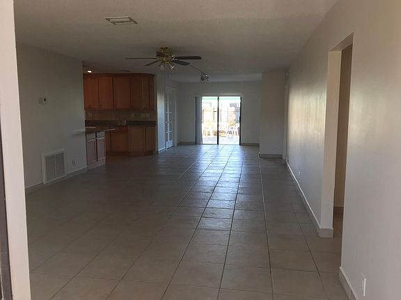 3rd image of 2005 SW 86th Ave