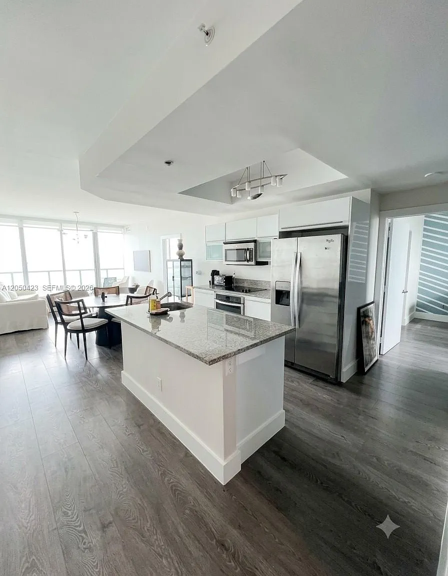 Marinablue Condo — Photo 3