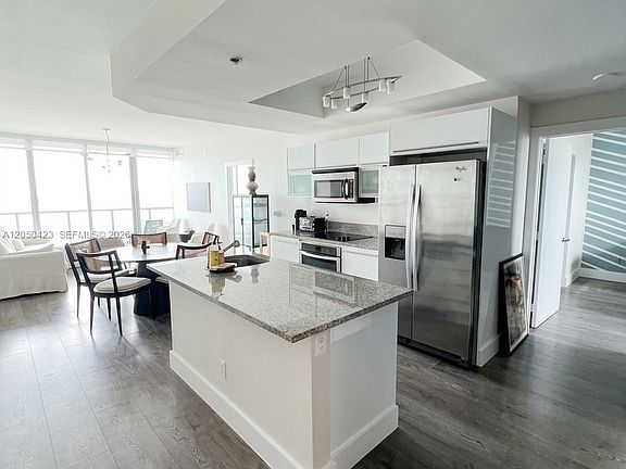 3rd image of 888 Biscayne Blvd APT 4005