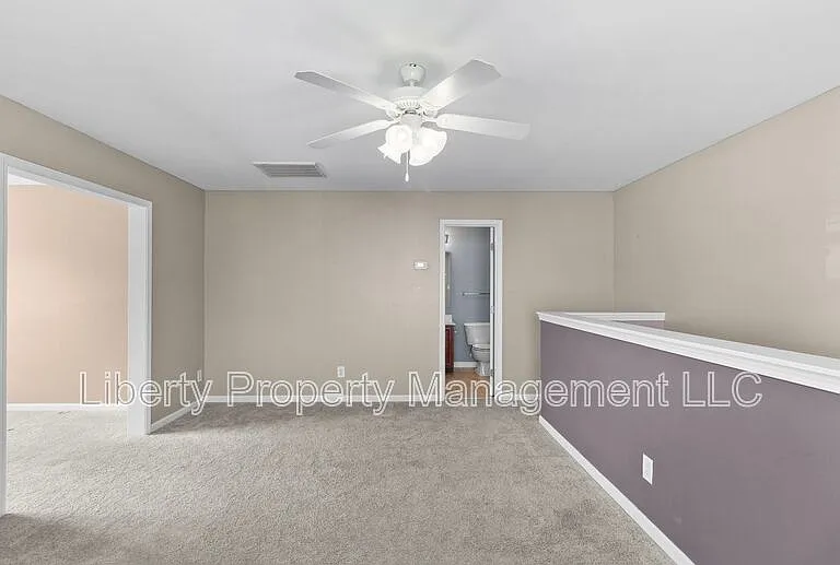 130 Breezewood Dr — Photo 16