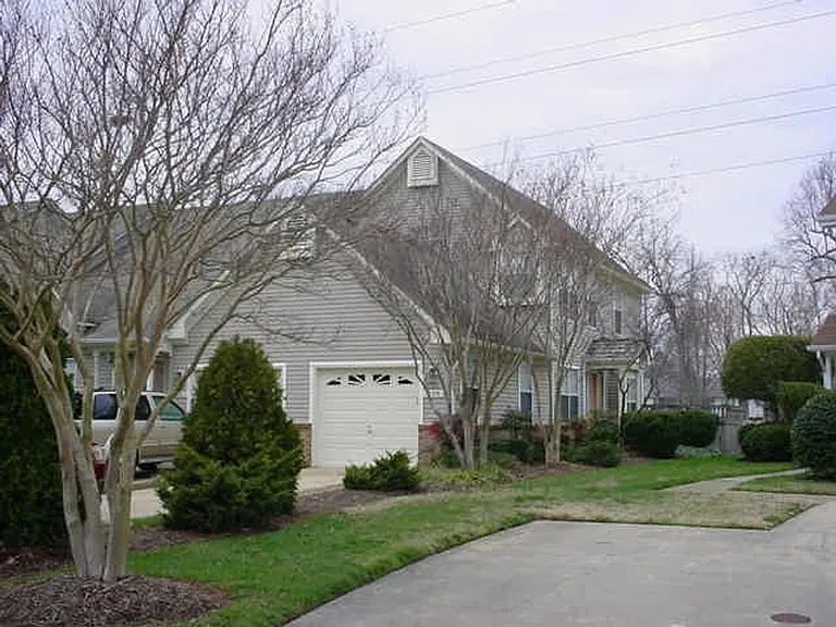 829 Shoal Creek Trl — Photo 1