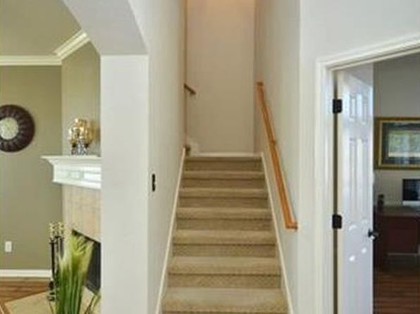 1819 Rosenborough Ln N