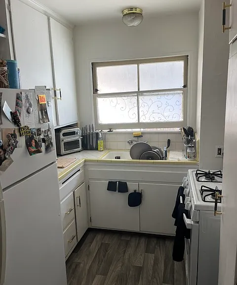 1030 S Holt Ave #1/2 — Photo 6