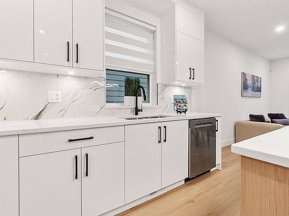 4th image of 16693 16th Ave #102