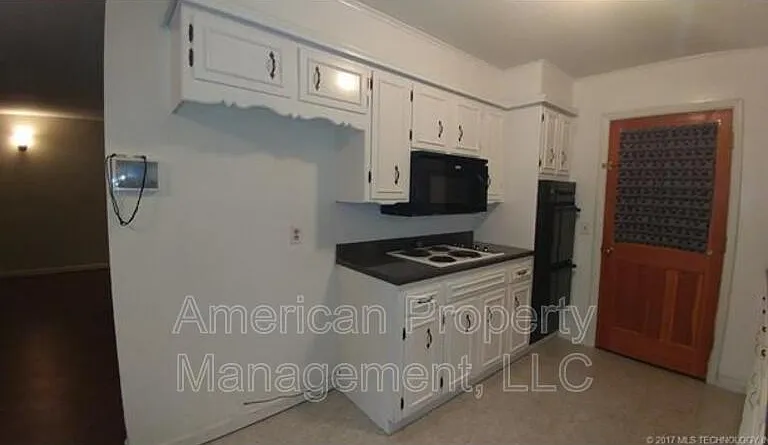 8113 E 23rd St — Photo 6