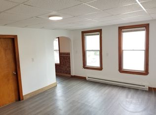  127 Burnside Ave 2ndFlr 2B/1B FreshPaint Spacious NewerFloors PetsOK, Woonsocket, RI 02895