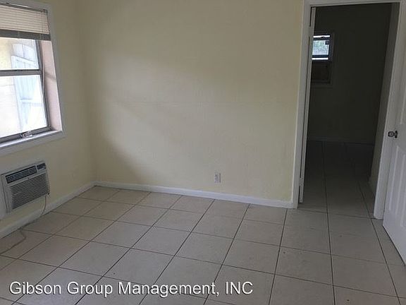 2nd image of 1035 N Andrews Ave APT 1