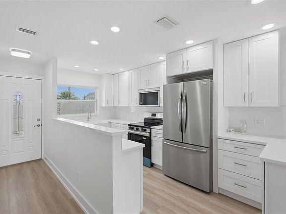 3rd image of 280 BOCA CIEGA POINT BOULEVARD S