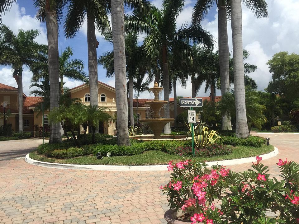 1st image of 611 Villa Circle #611