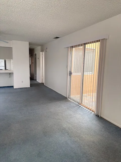 3 bed, 1154 sqft, $1,725 — Photo 2