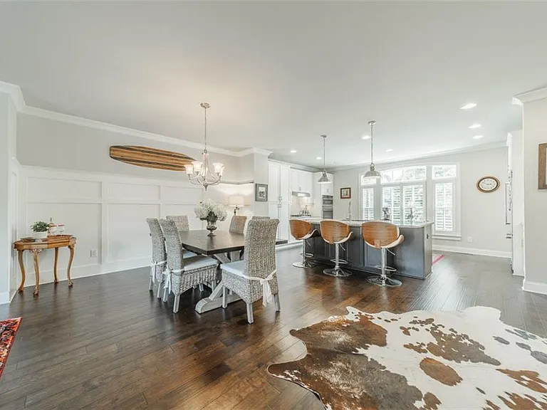 690 Arklow Dr — Photo 10